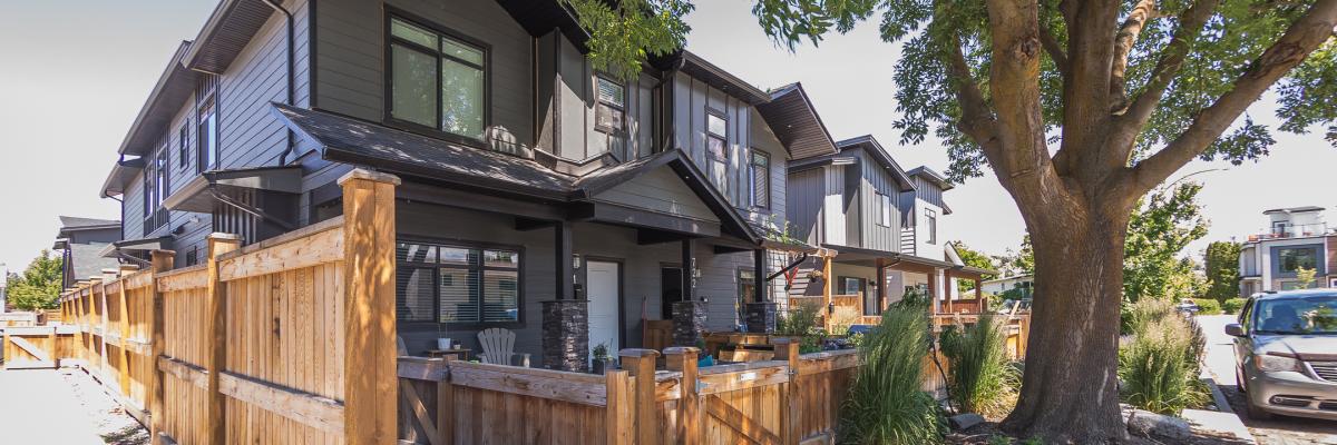 view of townhome from street